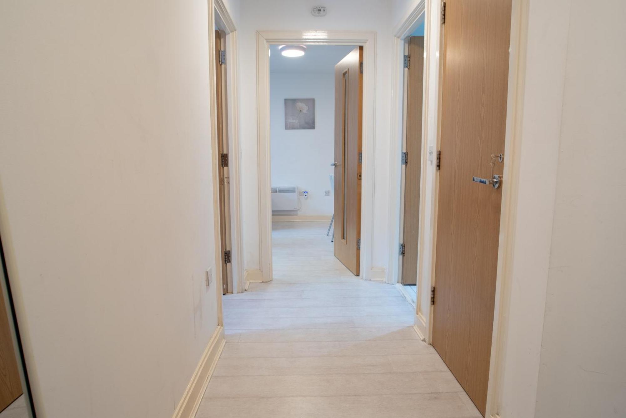 Two-Bedroom Luxury Apartment With Workspace, Free Secure Parking & Coffee Бірмінгем Екстер'єр фото