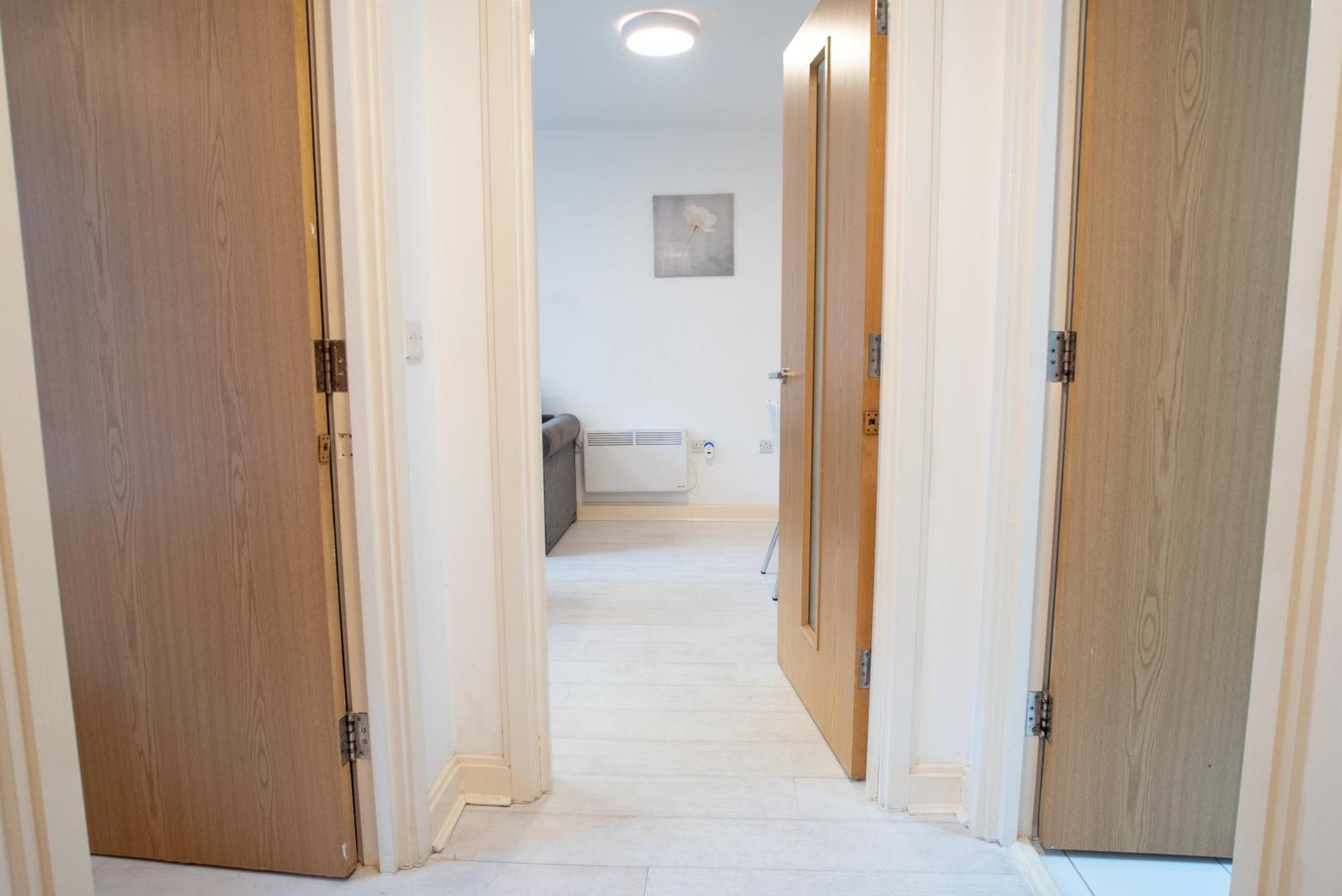 Two-Bedroom Luxury Apartment With Workspace, Free Secure Parking & Coffee Бірмінгем Екстер'єр фото