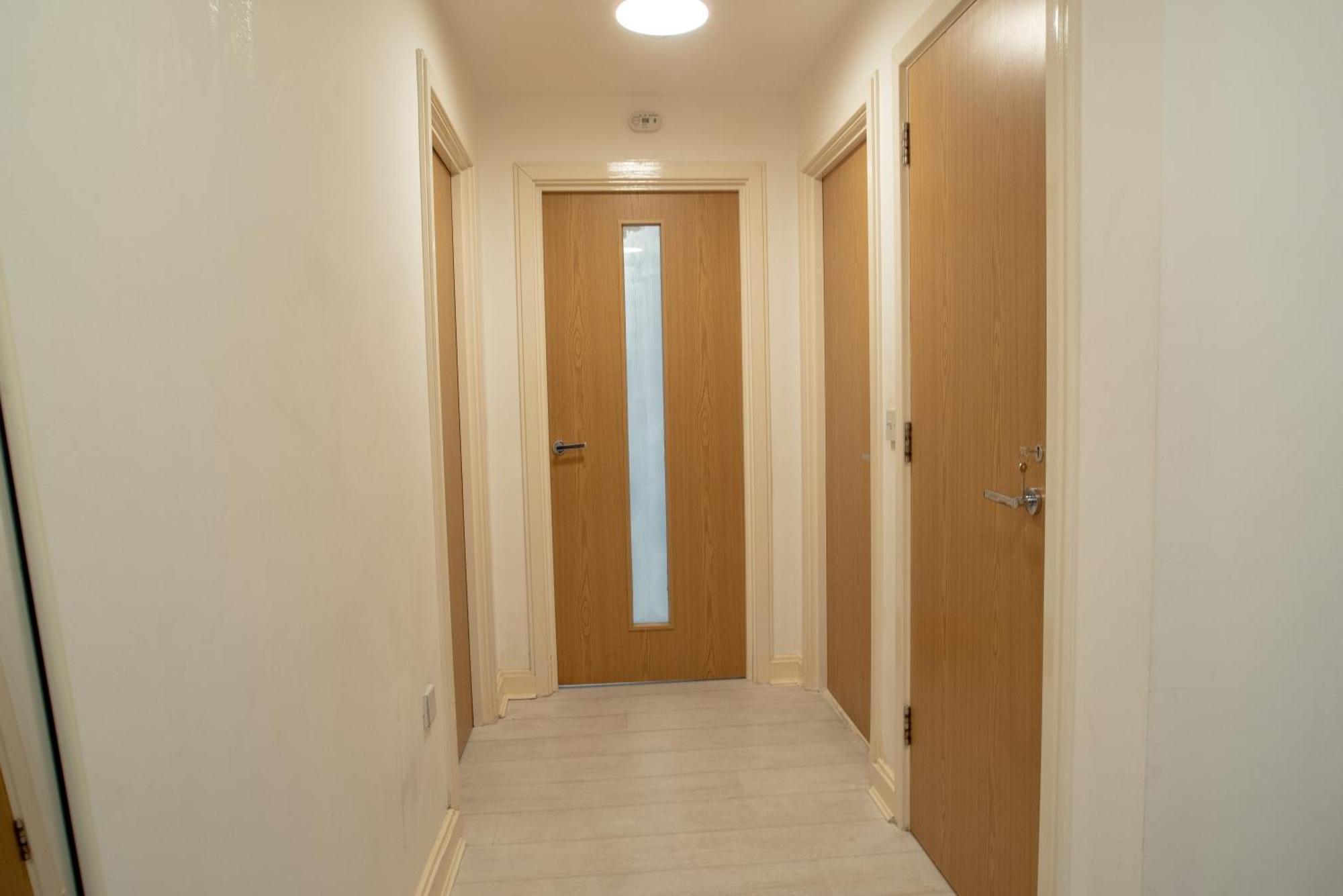 Two-Bedroom Luxury Apartment With Workspace, Free Secure Parking & Coffee Бірмінгем Екстер'єр фото